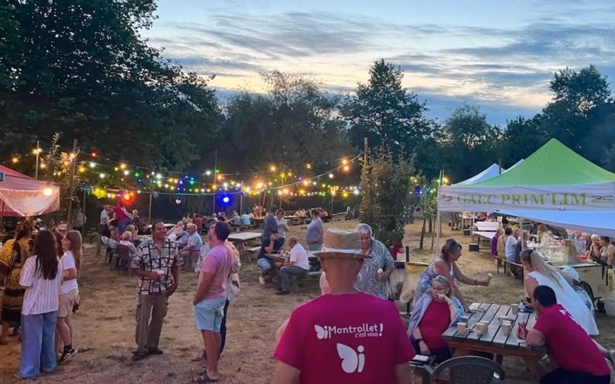Le marché de producteurs au bord de l’étang communal, à la tombée de la nuit (photo d’archives, Charente Libre)