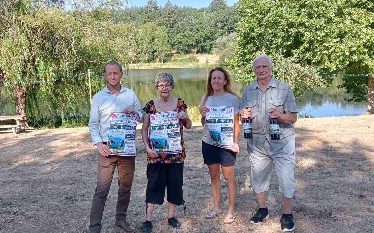 Le maire et son adjointe avec Béatrice et Michel Deveautour, de La Monteirollaise, au bord de l’étang (photo Annie Grandjean, Charente Libre)